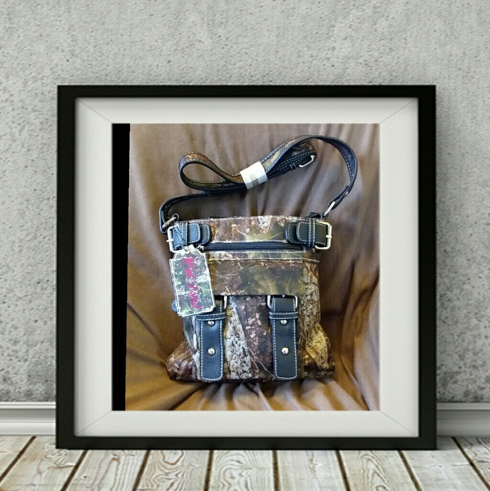 - West forest camouflage print messenger bag…